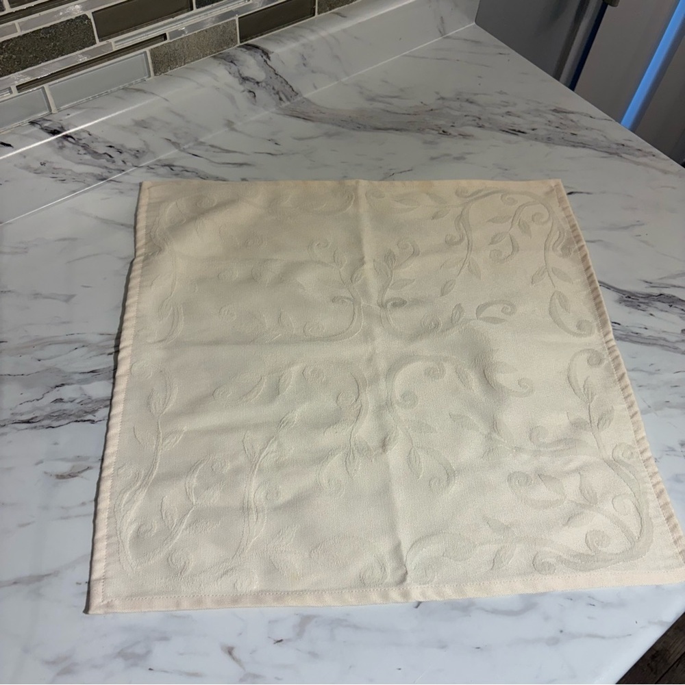 Princess House Abington Napkins ivory set of 8